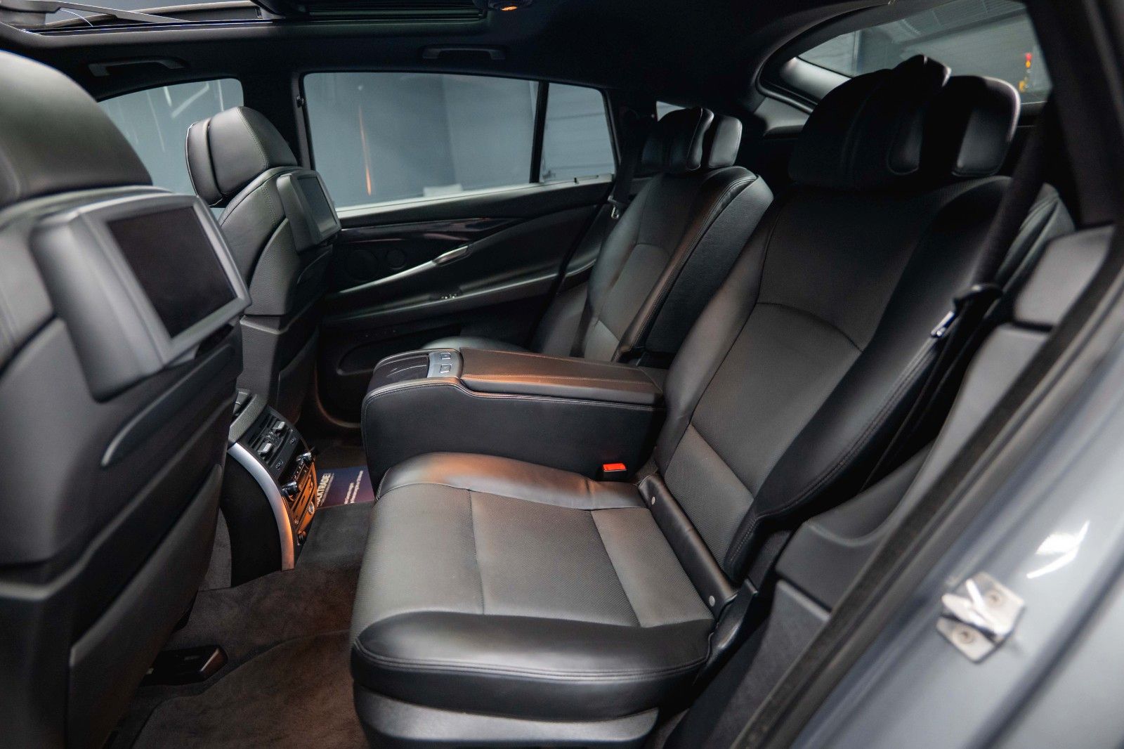 Fahrzeugabbildung BMW 550i xDrive Gran Turismo M-Sport *Pano*ACC*HU*