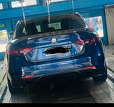 Alfa Romeo Giulia 2.0 Turbo 16V 206 kW AT8-Q4 Veloce Veloce - Alfa Romeo Giulia mit Benzin-Antrieb: Automatik