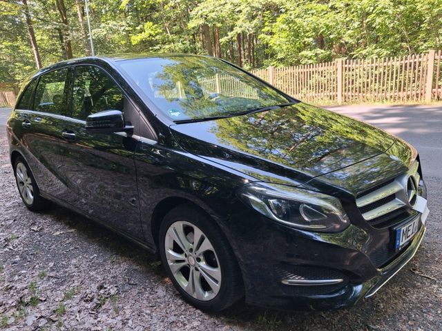 MERCEDES-BENZ B 180 BlueEFFICIENCY Edition Style Edition Style