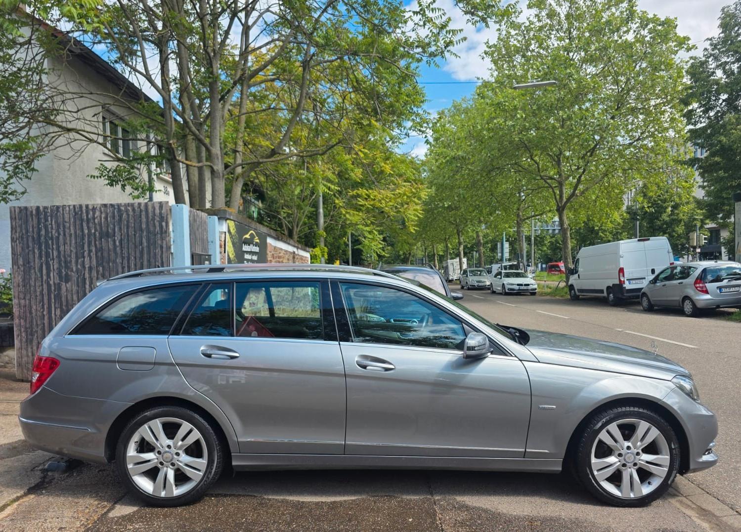 Mercedes-Benz C 180 T CGI BlueEfficiency AVANTGARDE/Top Zust.
