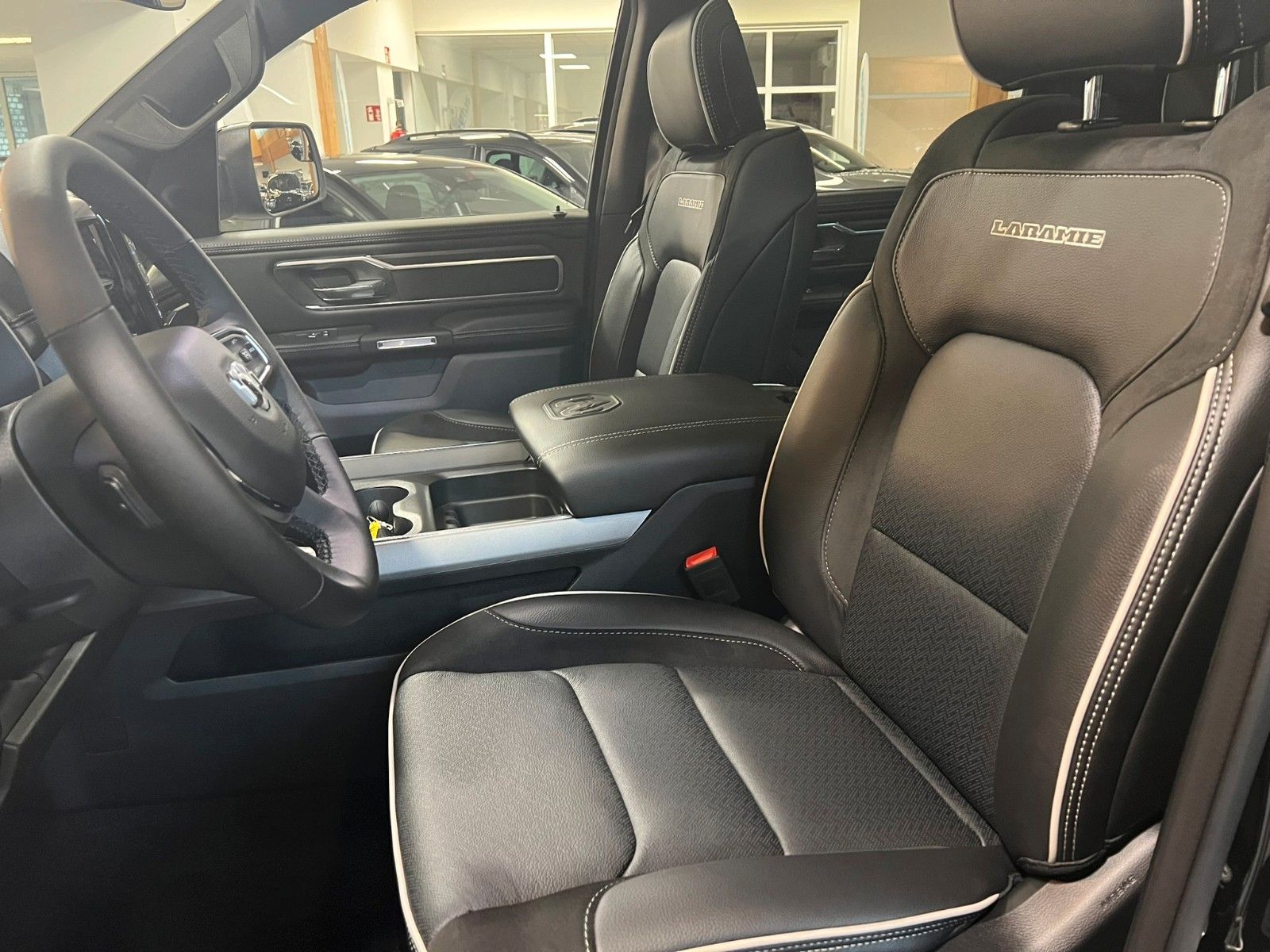 Fahrzeugabbildung Dodge RAM 1500 Laramie Sport MY25 *LPG,REVOLVER,AHK*