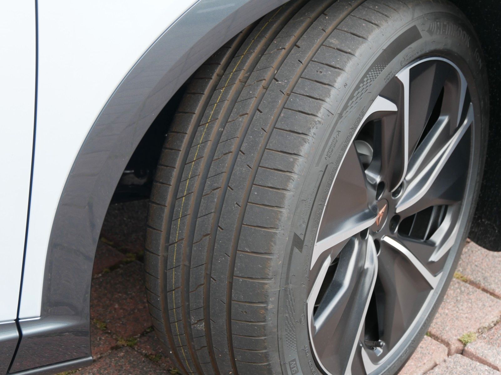 Cupra Tavascan - Bild 4