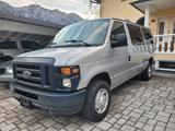 Ford Econoline E350 - mit Benzin-Antrieb: 9 Sitzer