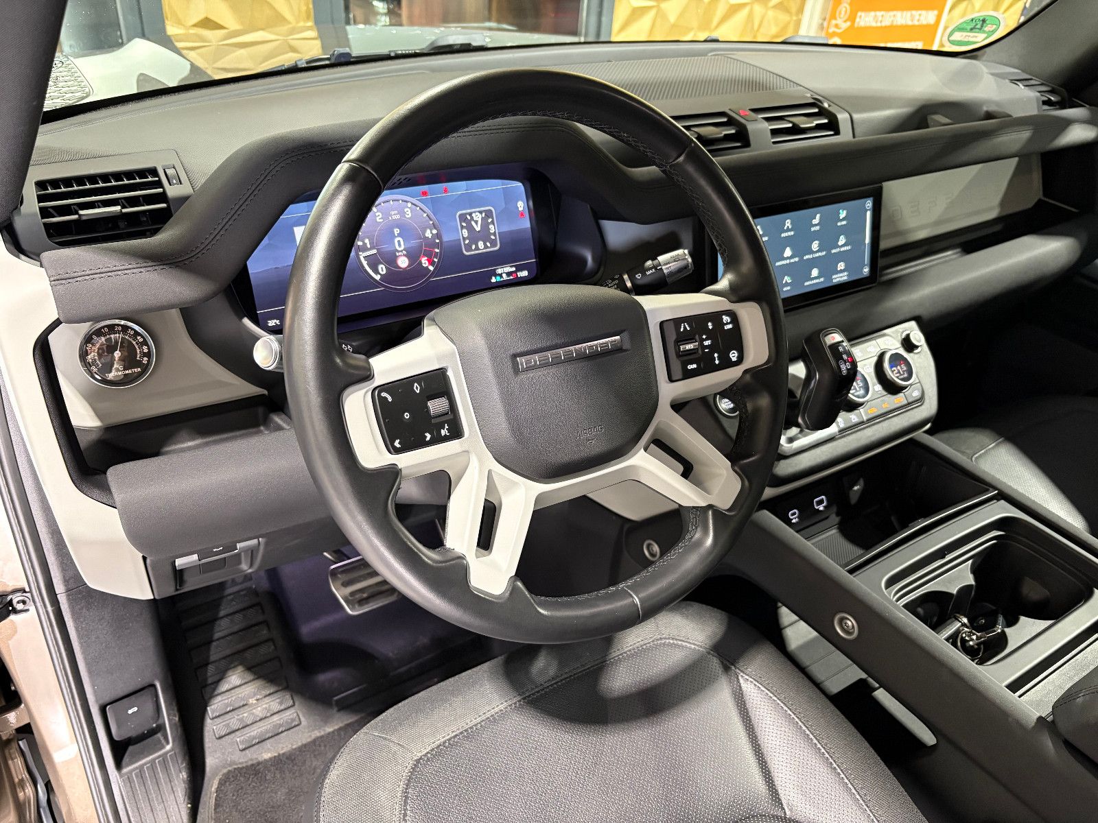 Fahrzeugabbildung Land Rover Defender 110 S/360°/NAVI/PANO/APPLE/ACC/SHZ