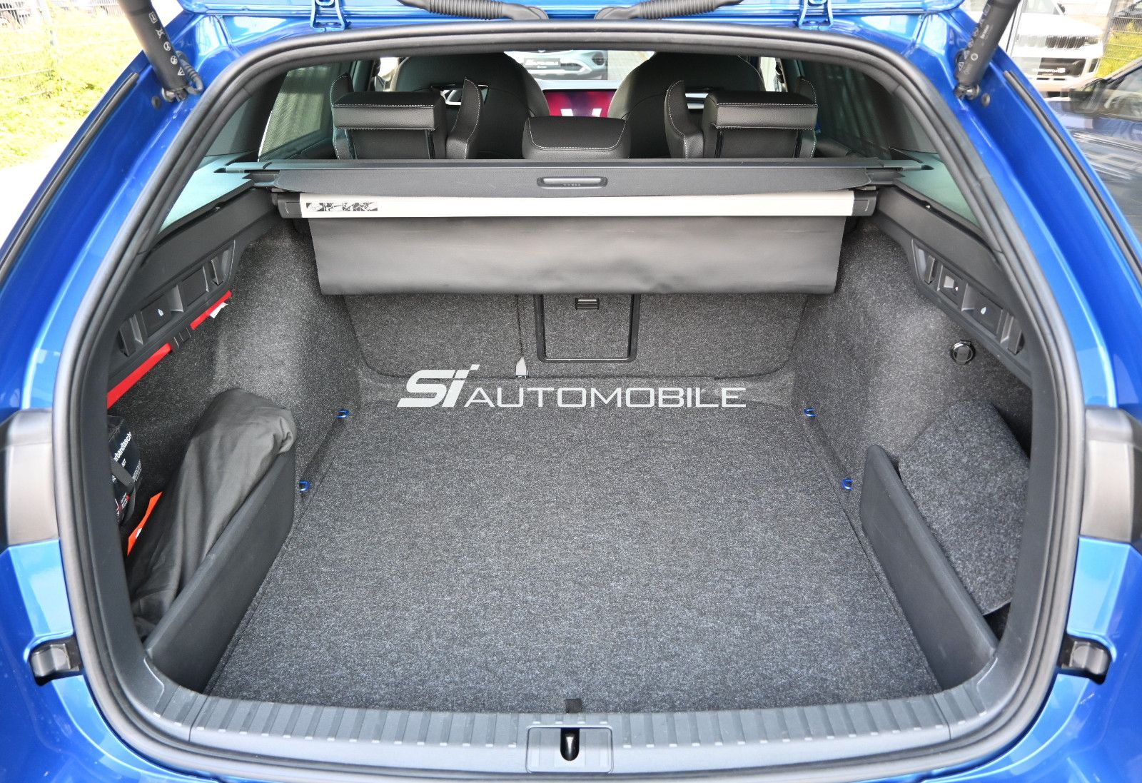 Fahrzeugabbildung SKODA Octavia 2.0 TDI DSG Sportline Combi °ACC°AHK°HUD