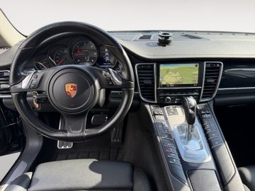Porsche Panamera - 8