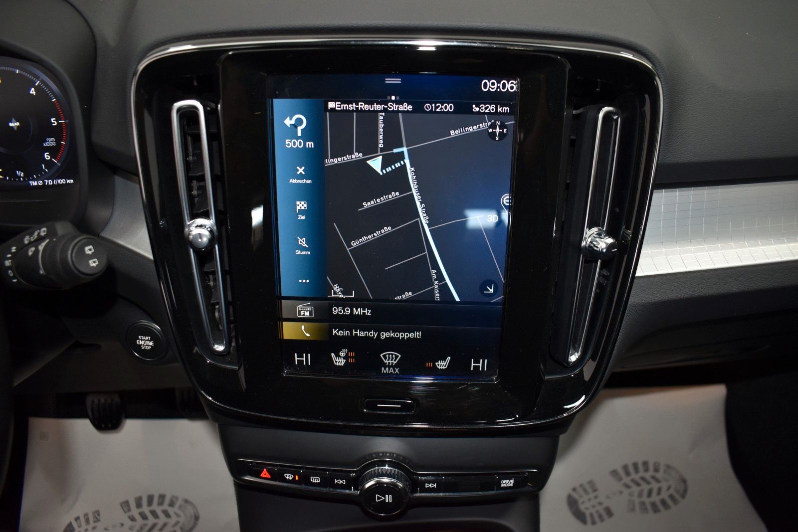 Fahrzeugabbildung Volvo XC40 Momentum Pro Leder,Navi,LED,Kamera,4xSH,PDC