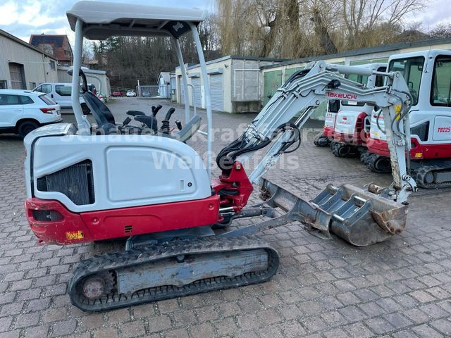 Takeuchi TB225S V3