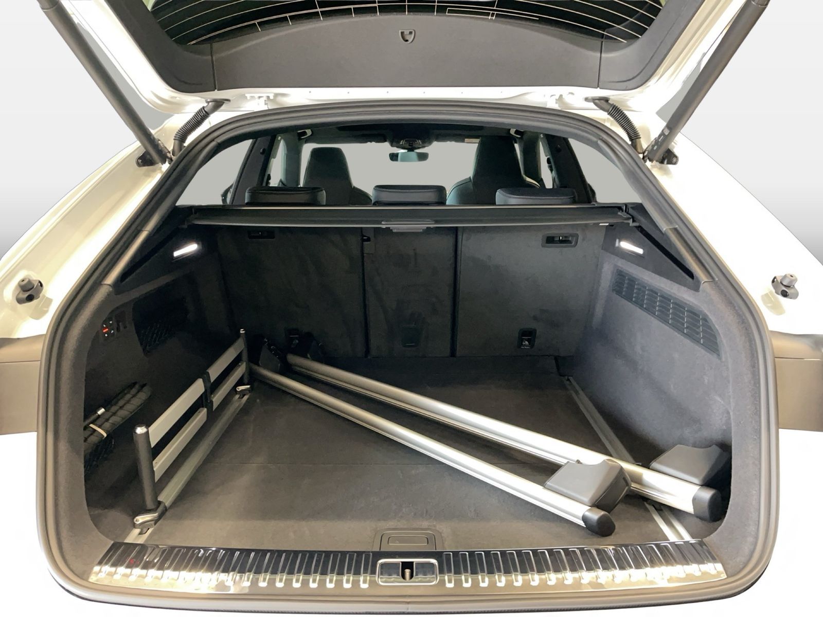 Audi RSQ8 - Bild 12