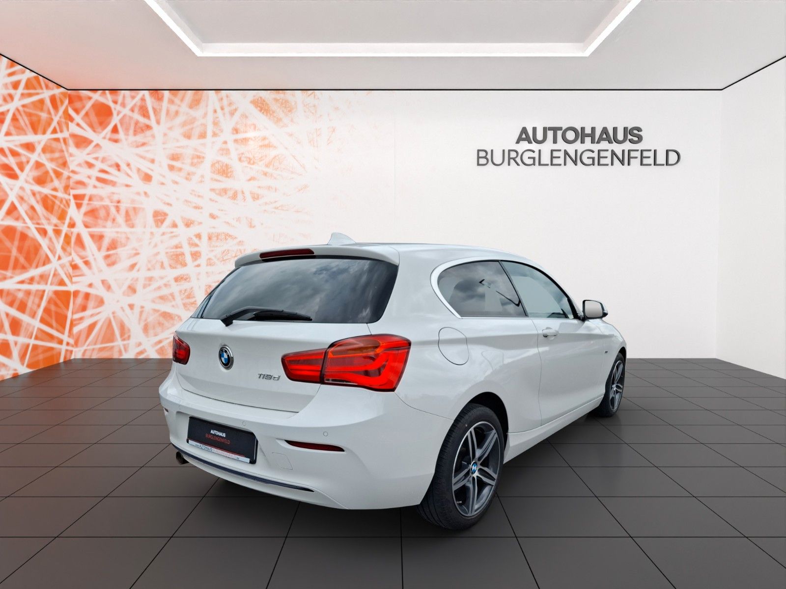 Fahrzeugabbildung BMW 118 d Sport Line ! 1te Hand ! LED ! TOP !