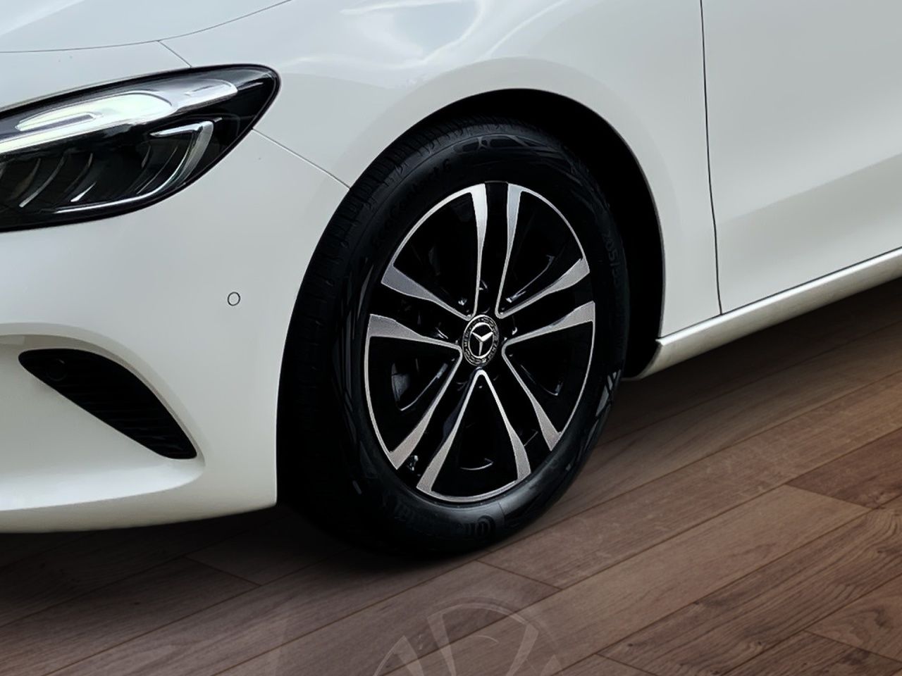 Fahrzeugabbildung Mercedes-Benz B 180 PROGRESSIVE+AHK+LHZ+SHZ+LED+EL.HECKKL+CARP