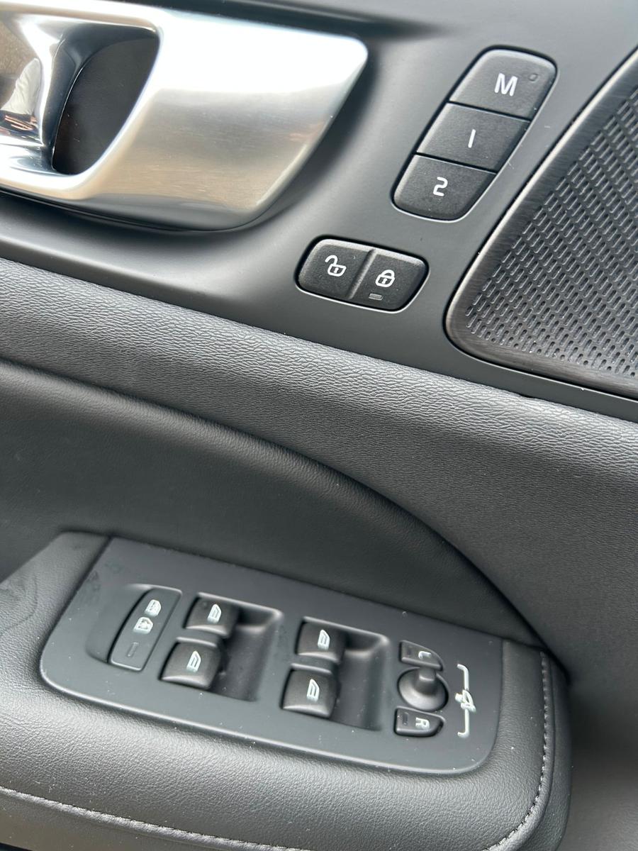 Volvo S60 Lim. Plus Dark Recharge Plug-In Hybrid AWD