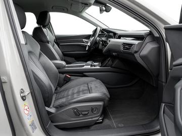 صورة 3 لـ 2023 AUDI Q8 E-TRON