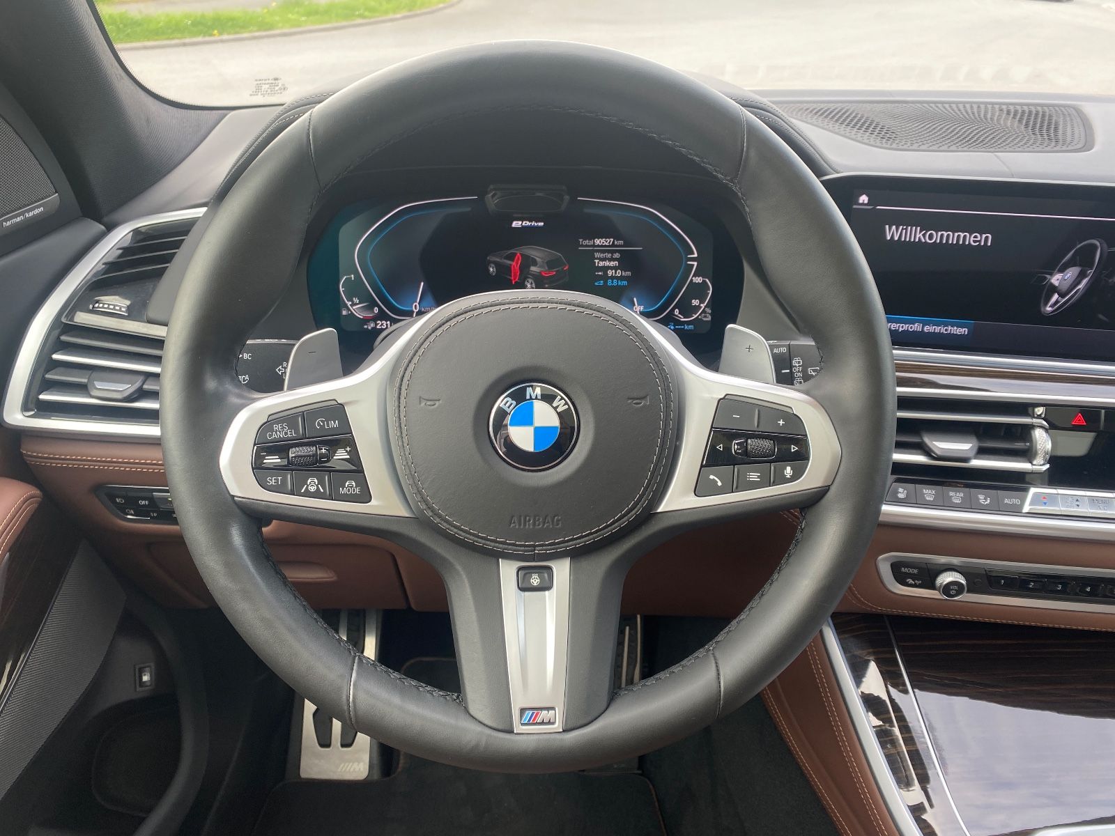 Fahrzeugabbildung BMW X5 xDrive 45 e M Sport/Laser/HeadUp/Pano/360°Kam