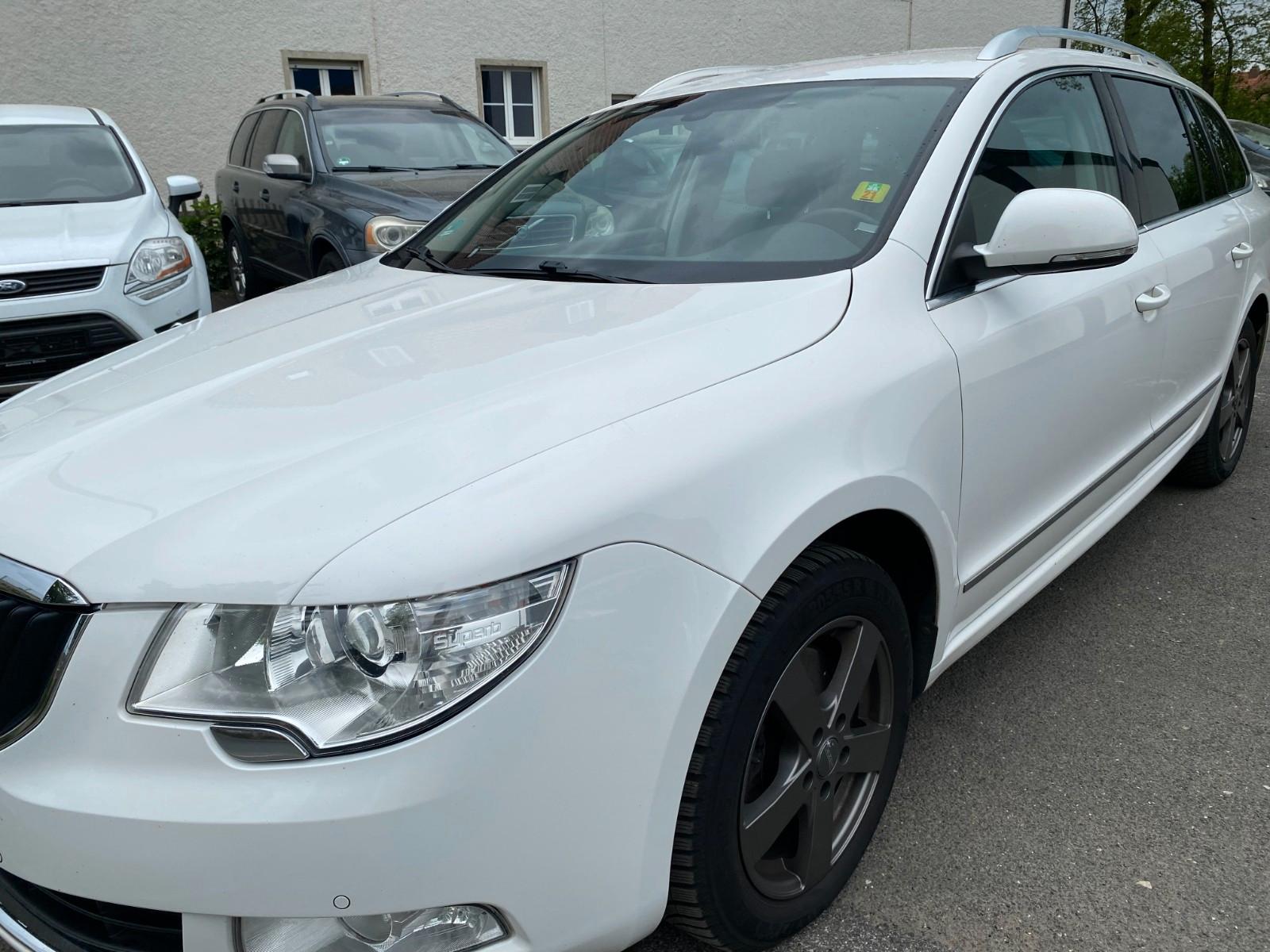 Skoda Superb Combi AUTOMATIK LEDER NAVI KLIMA TÜV07.27