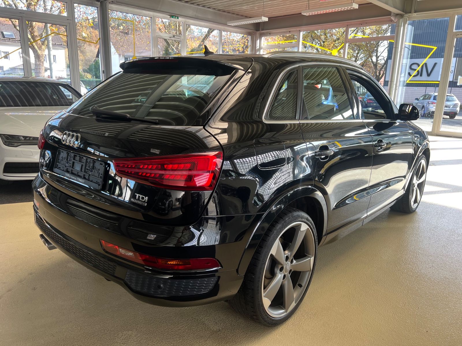 Fahrzeugabbildung Audi Q3 sport S line quattro