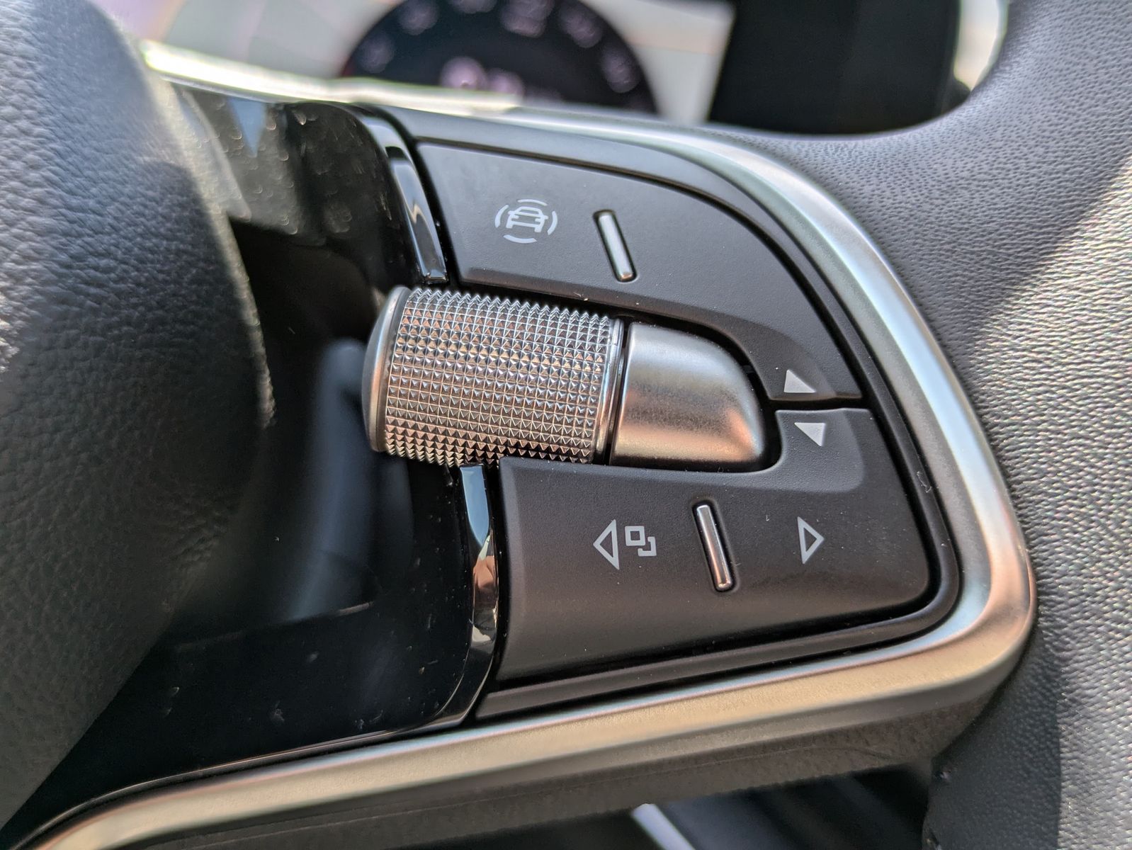 Fahrzeugabbildung SKODA Superb 2.0 TDI 4x4 Selection MATRIX*AHK*PANO*19"