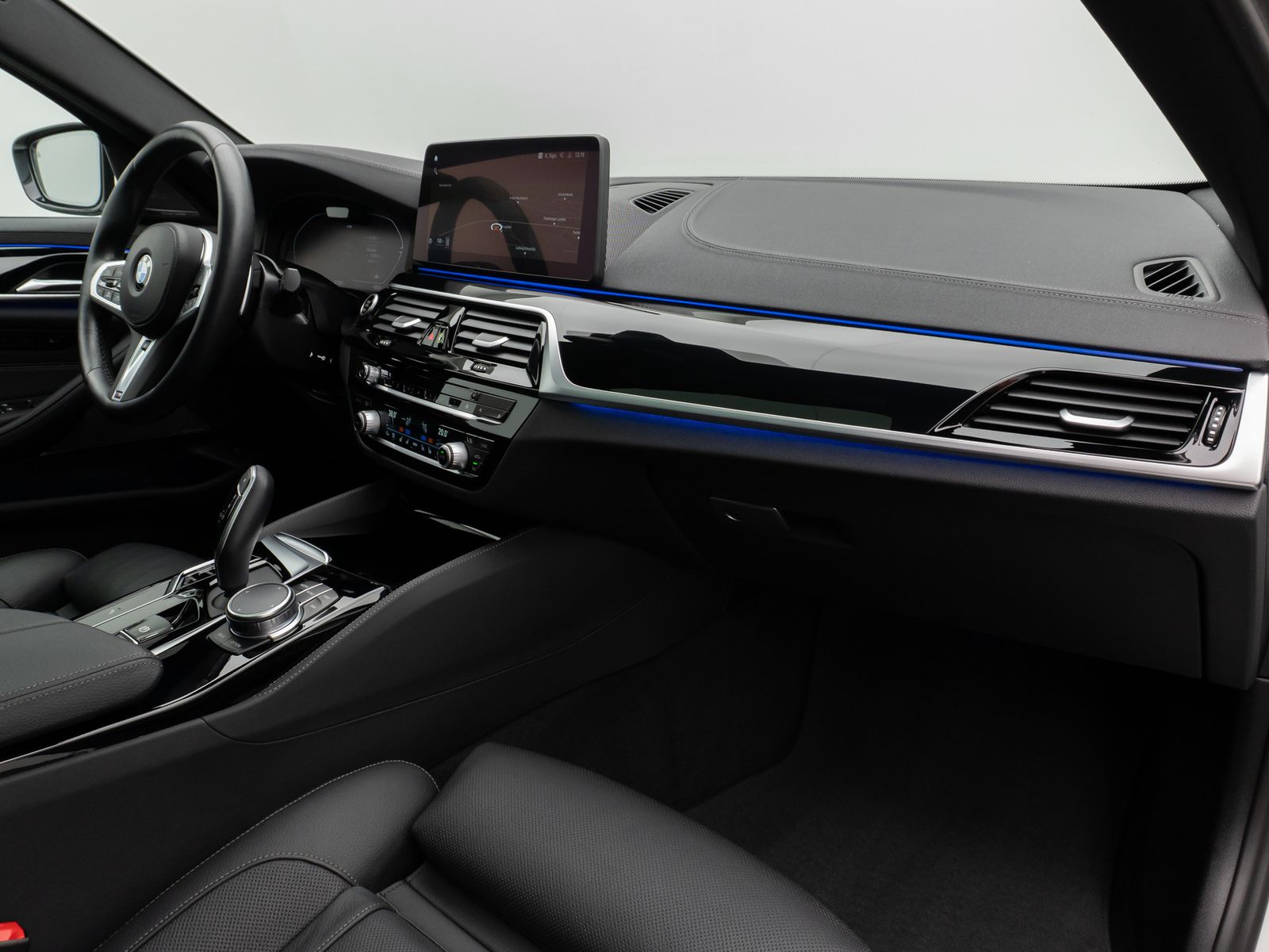 Fahrzeugabbildung BMW 540d xD M Sport Panoram Kamera Laser HUD H/K 19"