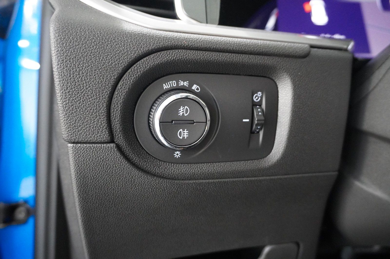Fahrzeugabbildung Opel Grandland (X) 1.6T GSe 4HYBRID NAVI/LED/KAMERA