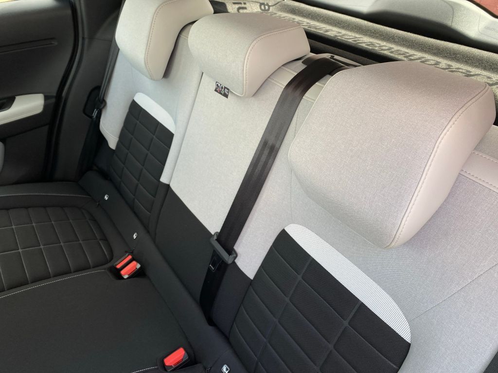 Fahrzeugabbildung Citroën e-C3 MAX *Winter-Paket*