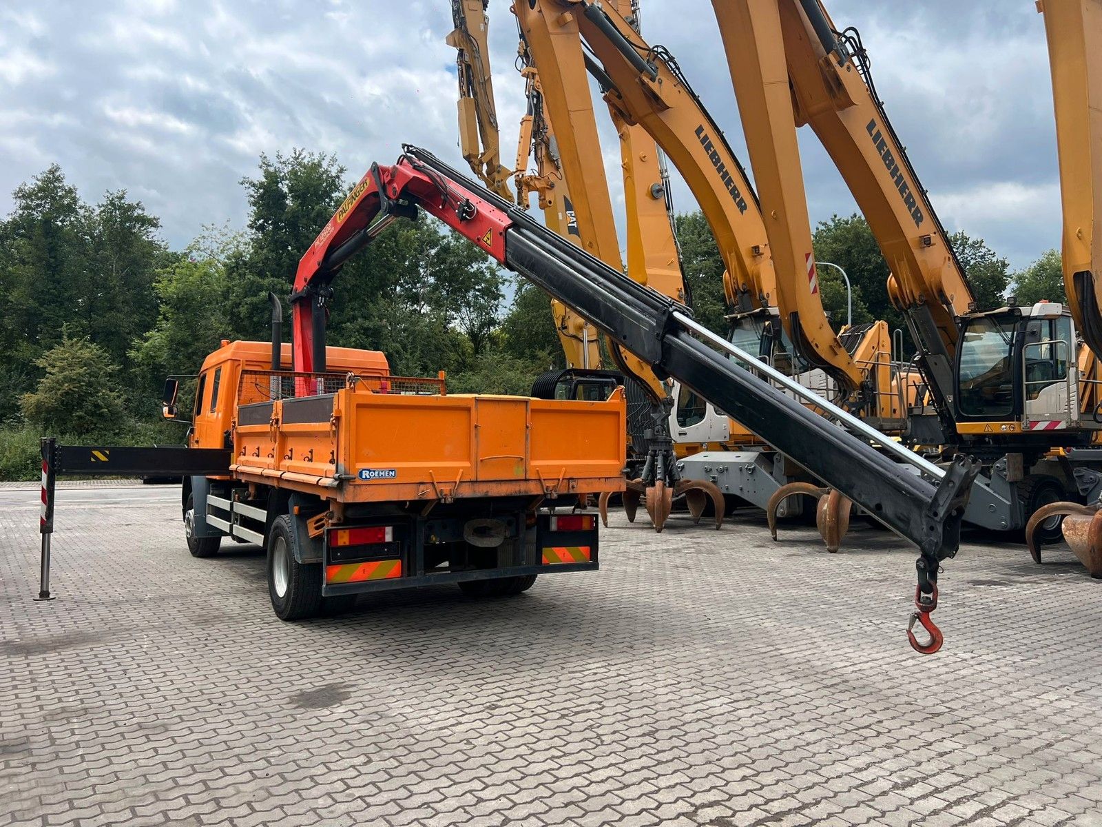 Fahrzeugabbildung MAN LE 14.220/Palfinger PK 12502/3.Seitenkipper/Doka