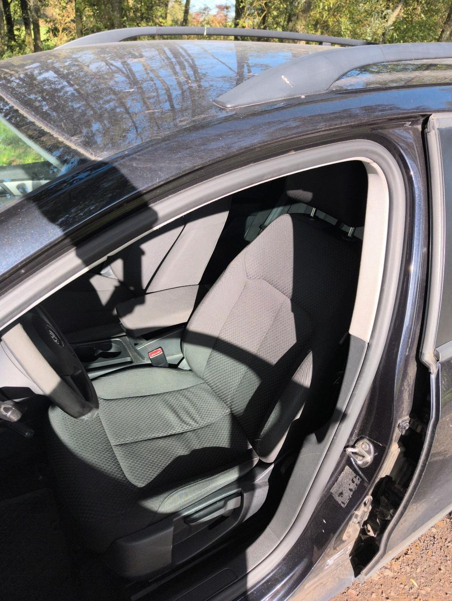 Volkswagen Passat 2011 — photo 11