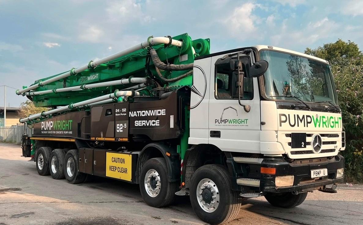 Mercedes-Benz 5048 Actros V8, Putzmeister 52/5