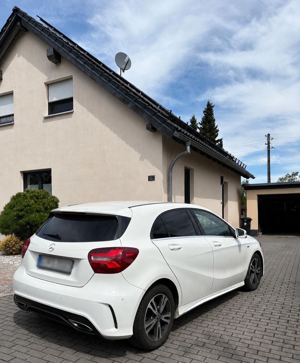 MERCEDES-BENZ A 180