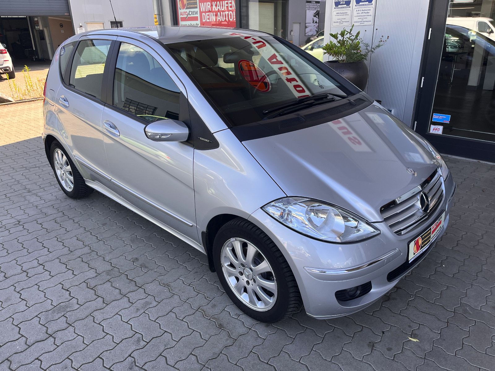 Fahrzeugabbildung Mercedes-Benz A 200 5-türig Automatik