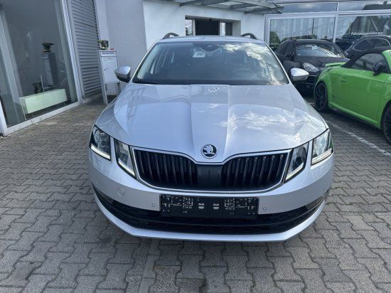 Skoda Octavia Combi 2.0TDI DSG*TOUR*LED*NAVI*ALU imagem 3