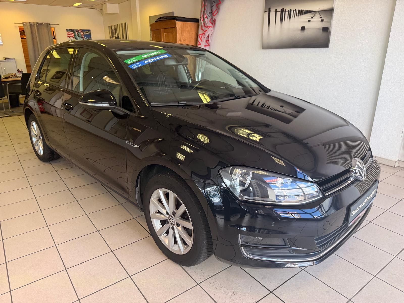 Fahrzeugabbildung Volkswagen Golf VII Lim. Lounge BMT / KLIMA / NAVI /