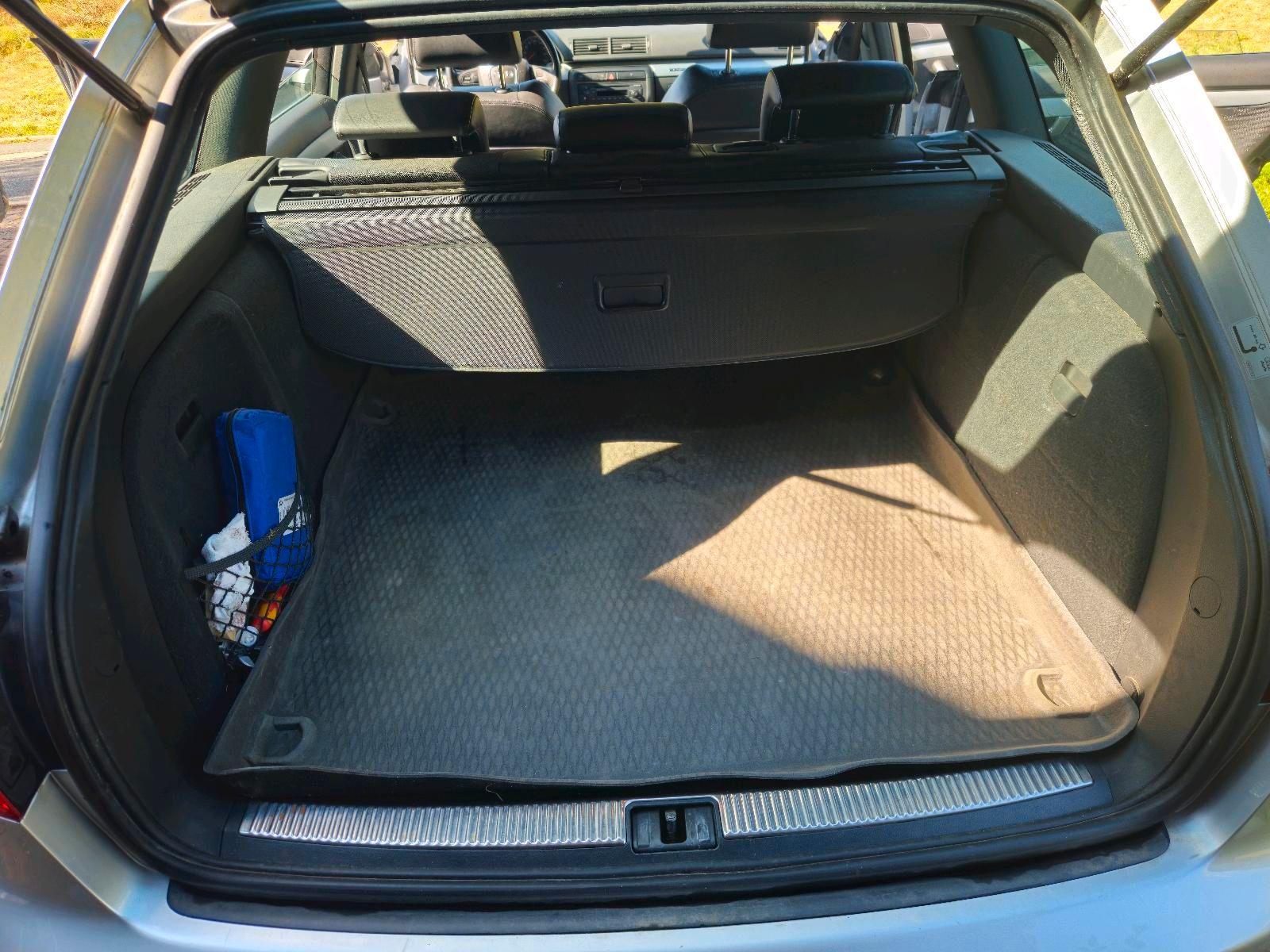 Audi Quattro 2005 — interior