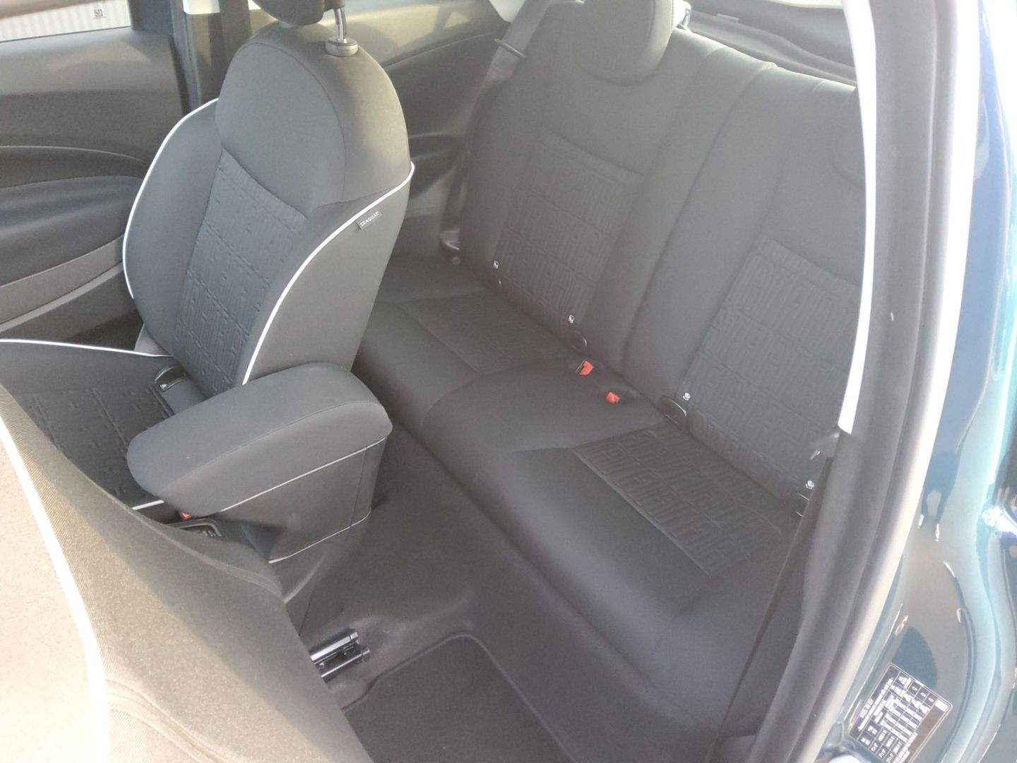 Fahrzeugabbildung Fiat 500e LED SHZ PDC DAB 360°DroneView Keyless CarPl