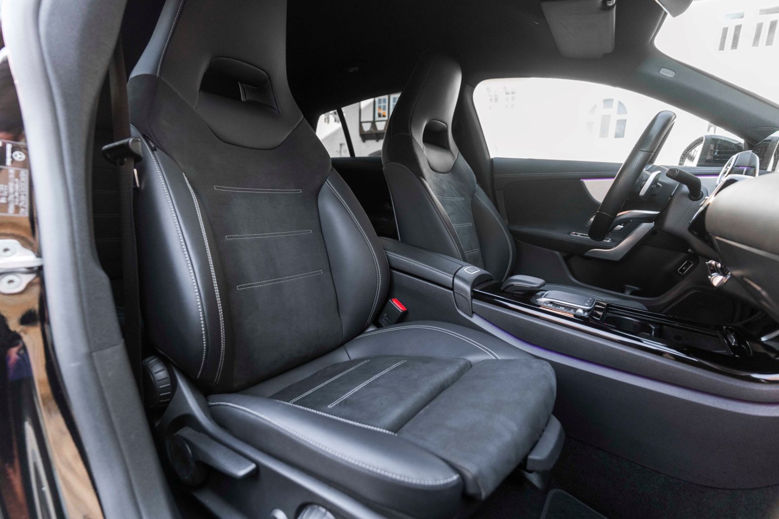 Fahrzeugabbildung Mercedes-Benz CLA 250e Shooting Brake AMG-LINE LED KAM 8FACH