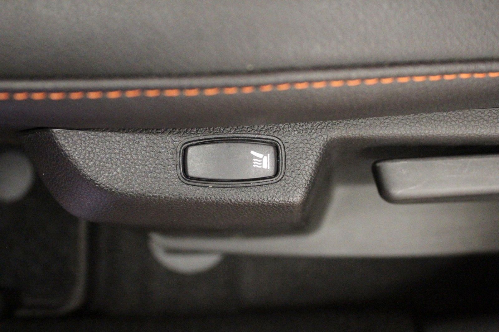 Fahrzeugabbildung Dacia Duster TCe 100 ECO-G Extreme *Sitzheizung*Allwet