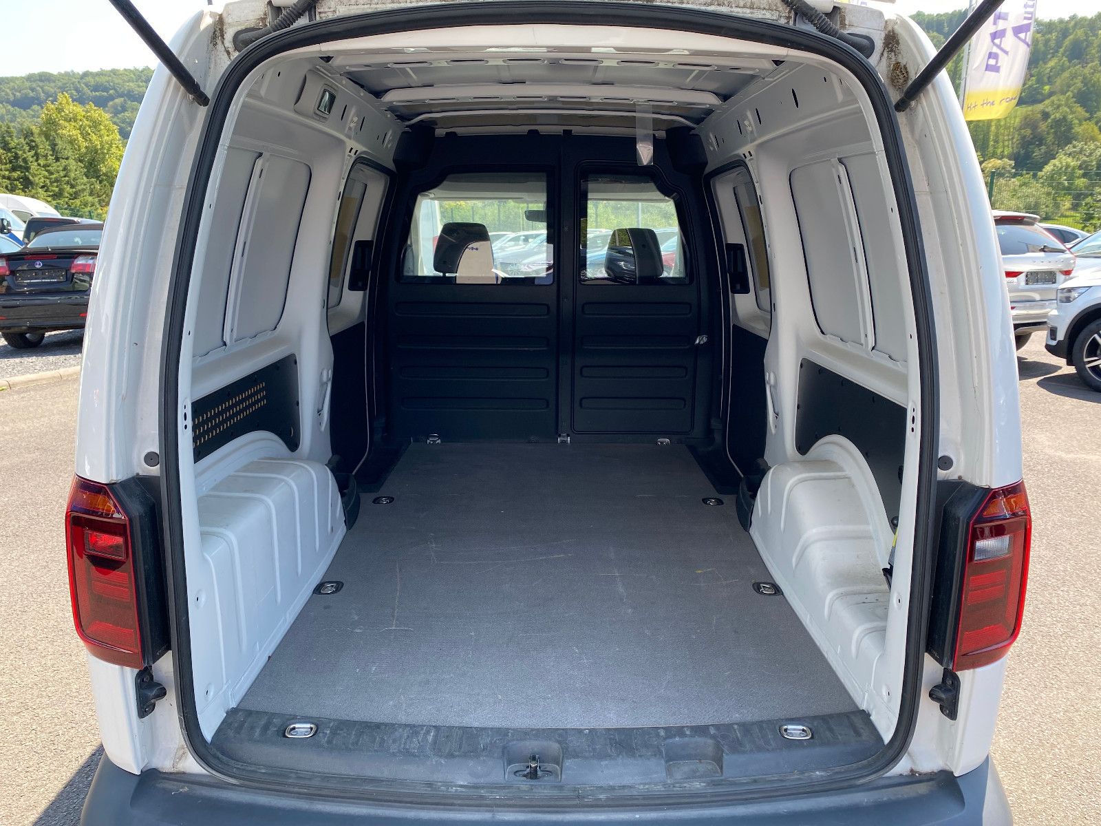 Fahrzeugabbildung Volkswagen Caddy Maxi ABTe Kasten Klima SHZ PDC Bi-Xenon