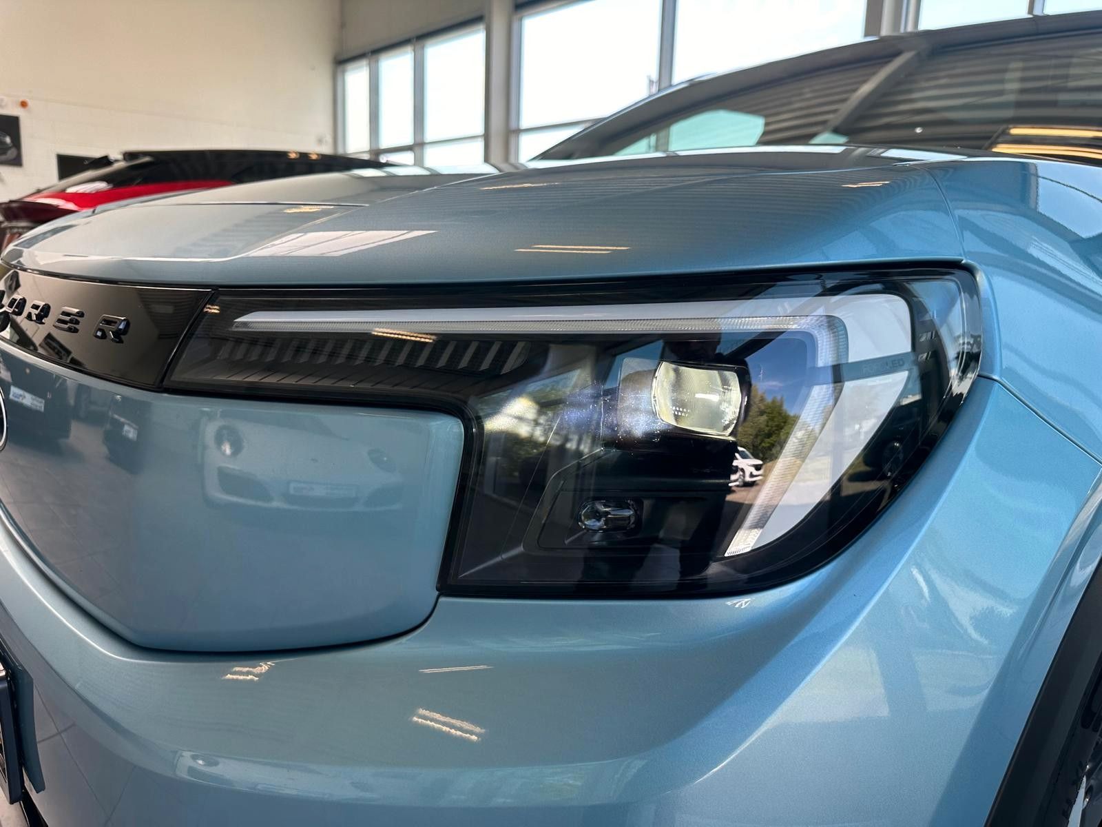 Fahrzeugabbildung Ford Explorer Premium RWD range extender