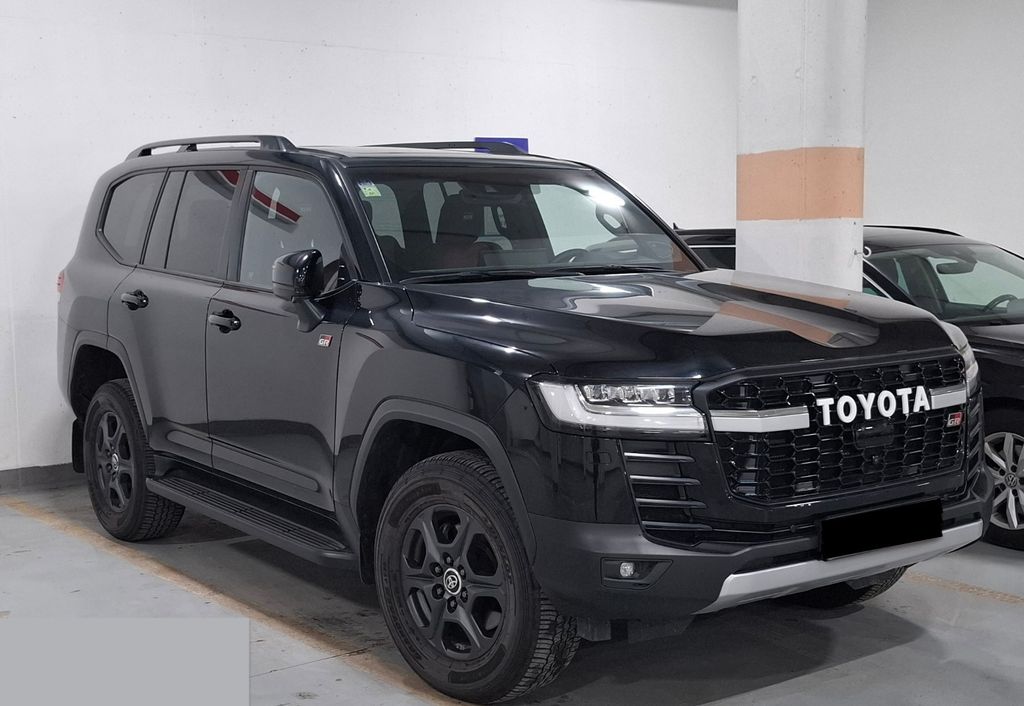 Image of Toyota Land Cruiser