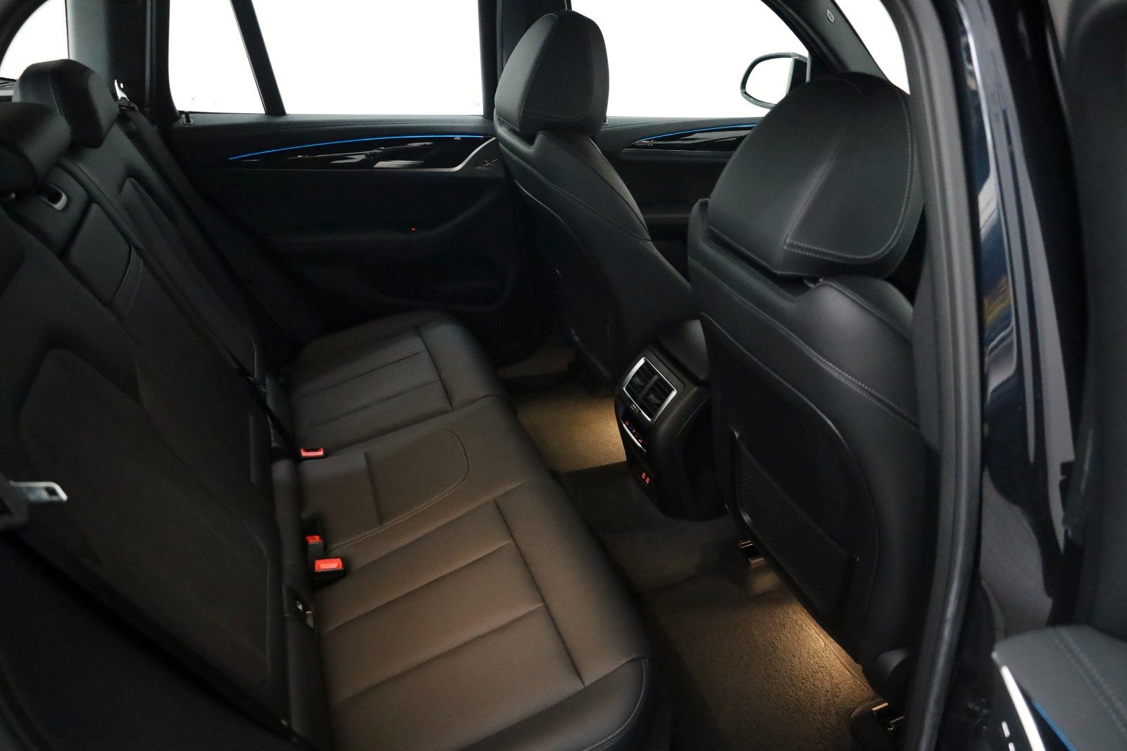 Fahrzeugabbildung BMW iX3 M Sport Inspiring,Navi,LED,SH,Panorama,AHK