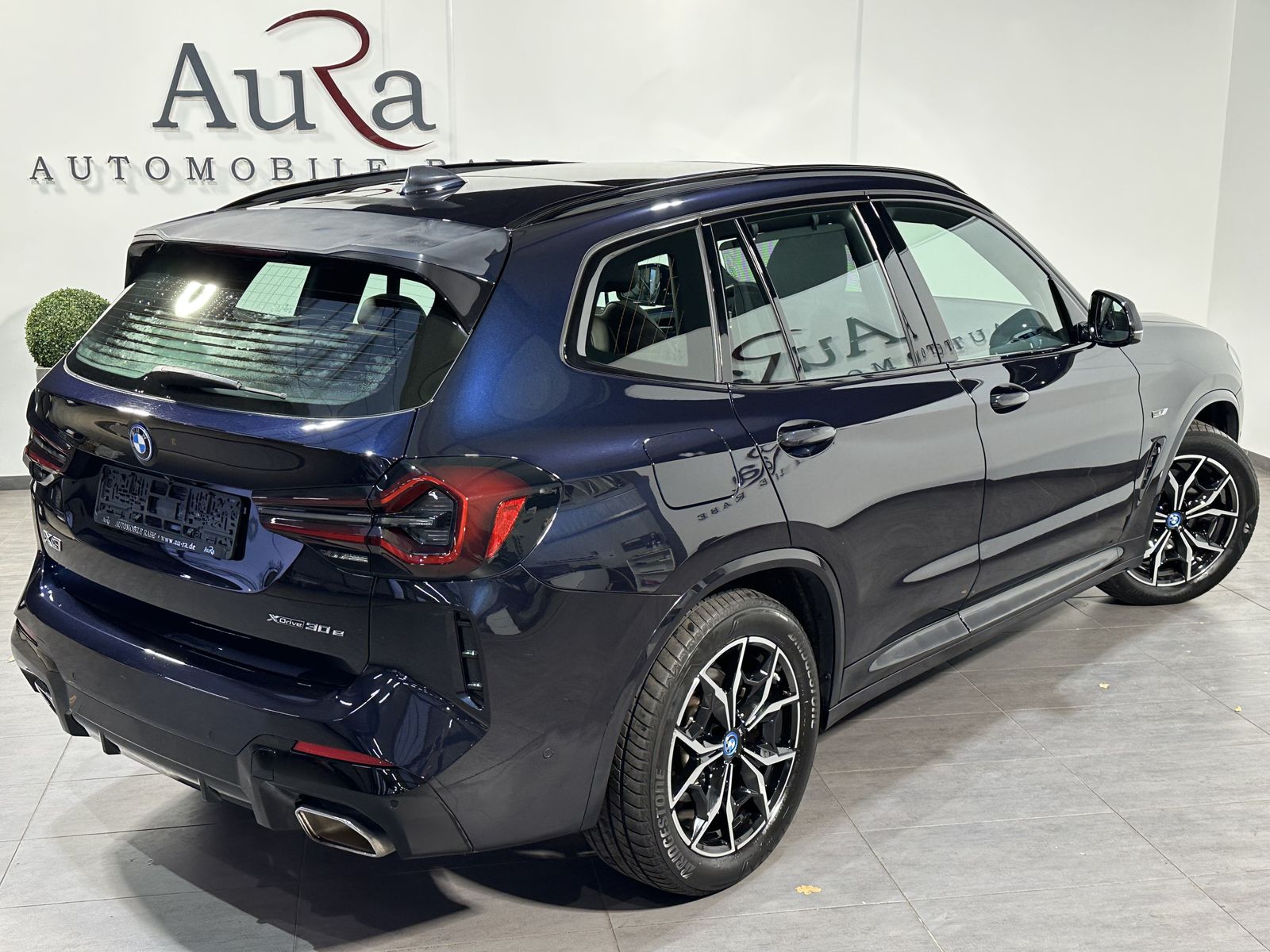 Fahrzeugabbildung BMW X3 xDrive30e M-Sport NAV+LED+PANO+HEAD-UP+AHK+VC