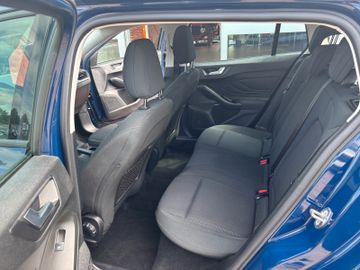 Ford Focus - 11