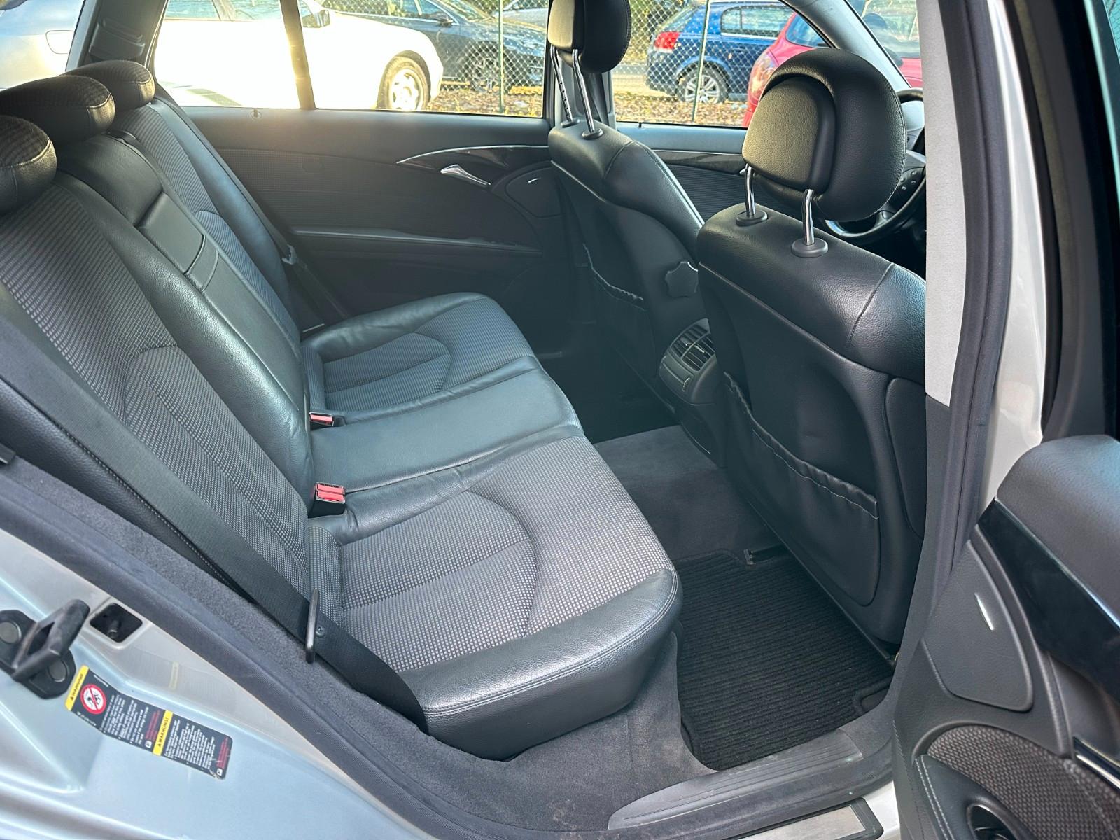 Mercedes-Benz E200 2004 — photo 11