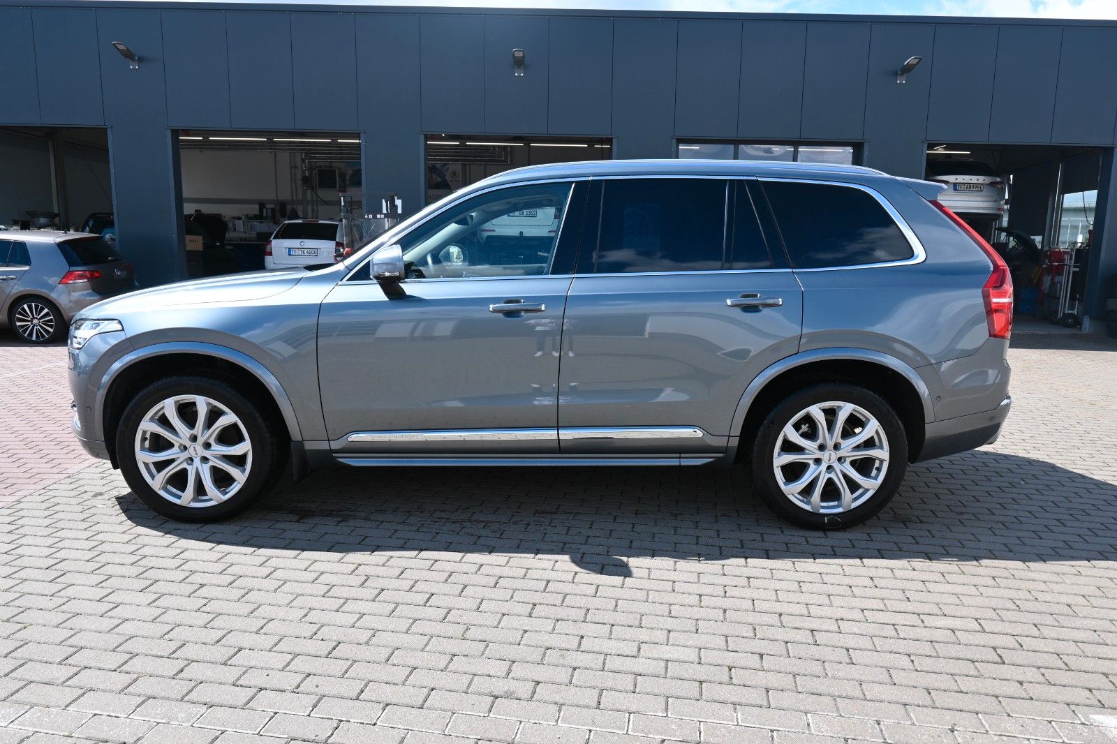 Fahrzeugabbildung Volvo XC90 D5 AWD Autom Inscription*STDHZG*360*ACC*7-S