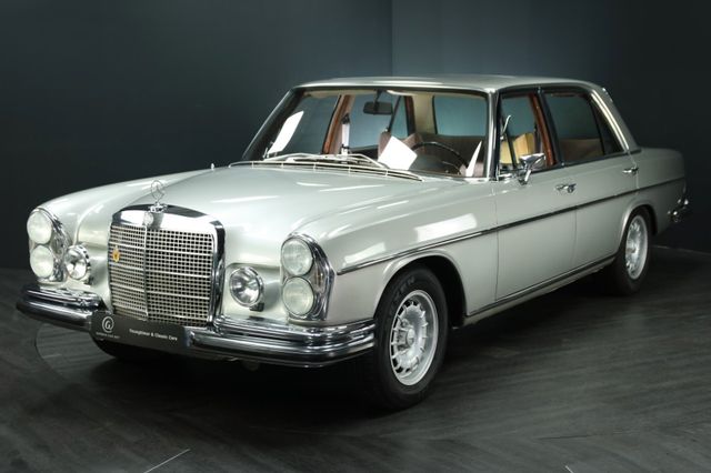 Mercedes-Benz 300 SEL 6,3 W109