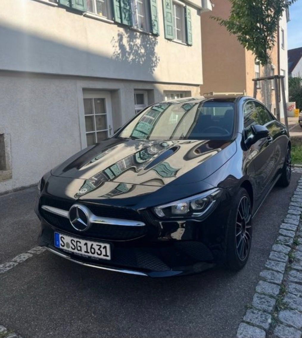 MERCEDES-BENZ CLA 200 - Avantgarde | Ampelansicht | MBUX