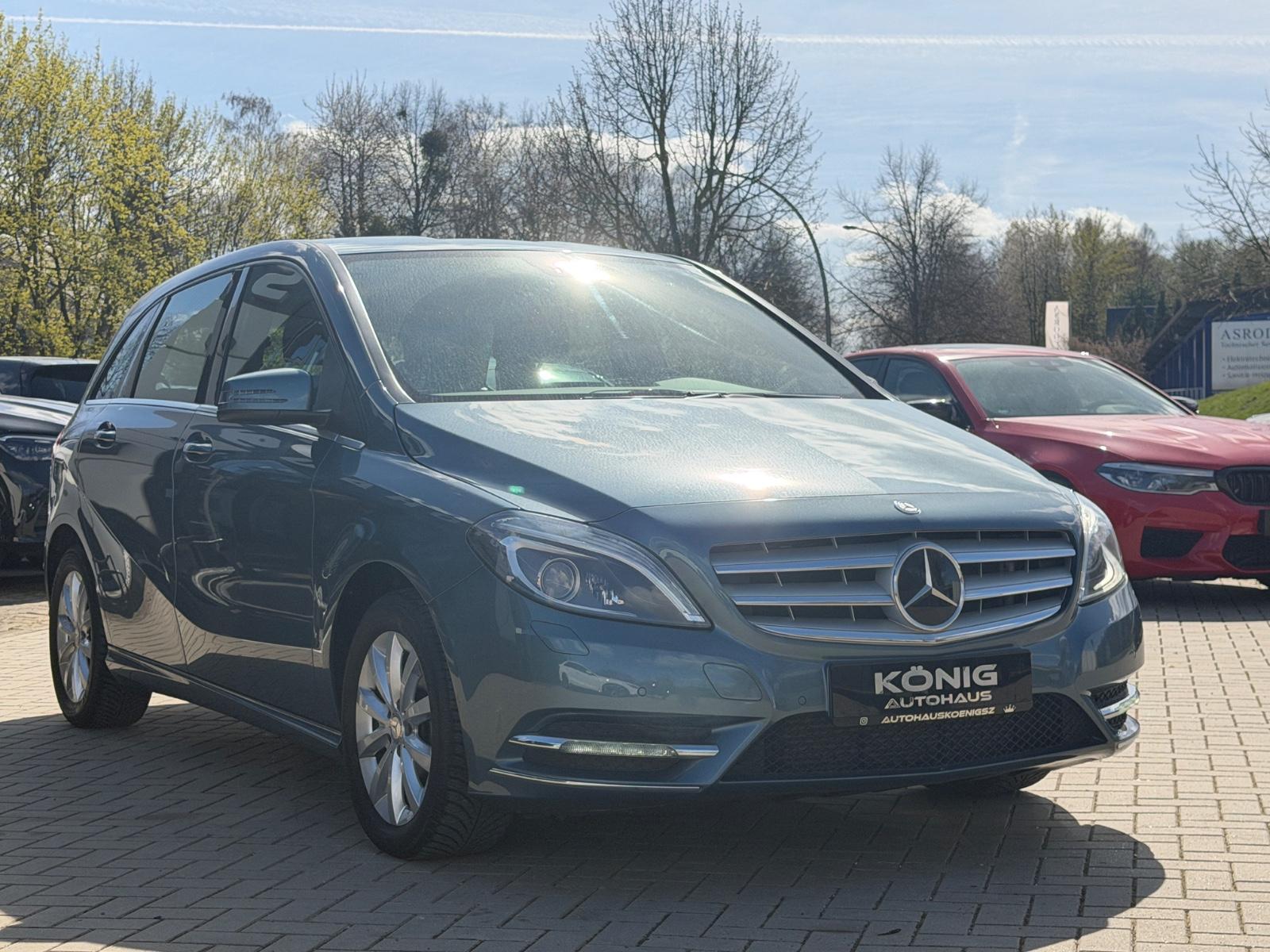 Mercedes-Benz B 180 Aut. Bi-Xenon*AHK*Navi*SitzHz*PDC*