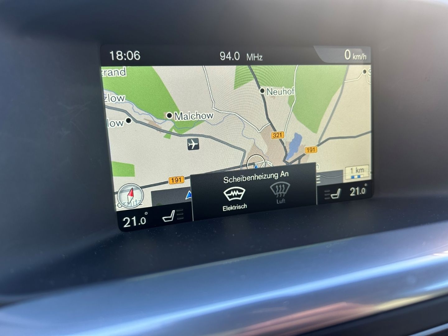 Fahrzeugabbildung Volvo V60 D3 Linje Svart Pano Leder digital SHZ H&R Ka