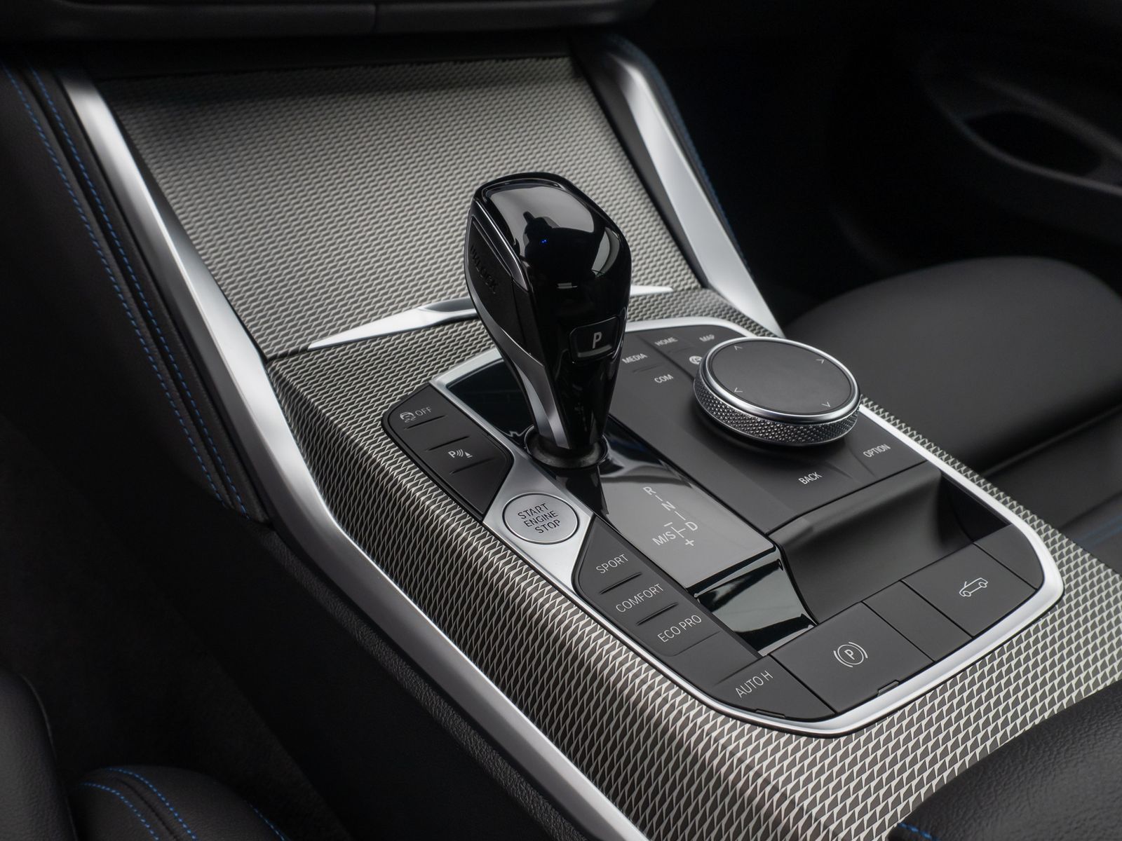 Fahrzeugabbildung BMW M440i xD Cabrio DAB Kamera HUD Individual 19Zoll