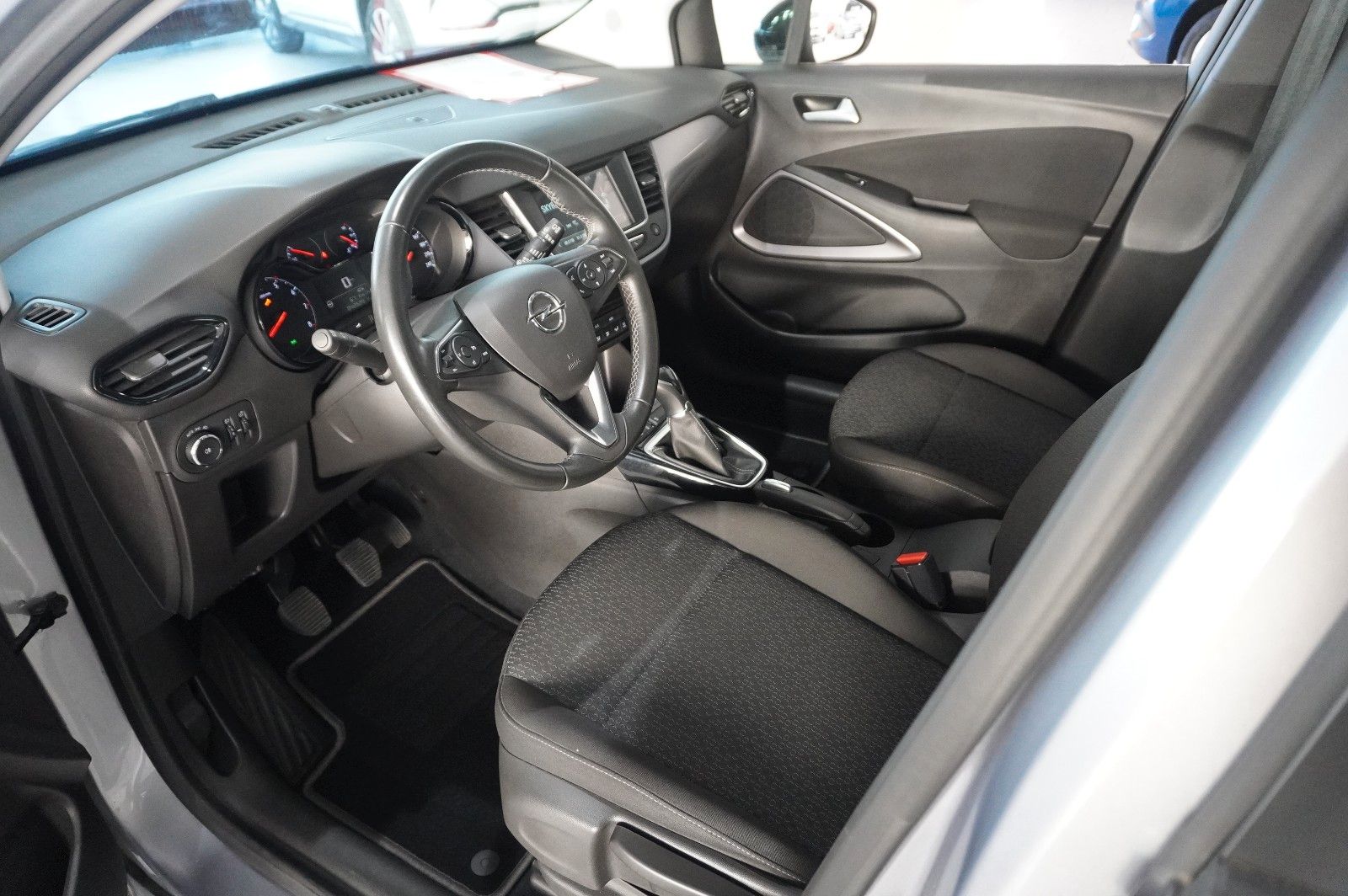 Fahrzeugabbildung Opel Crossland (X) 1.2 EDITION NAVI/LED/KAMERA/DAB+