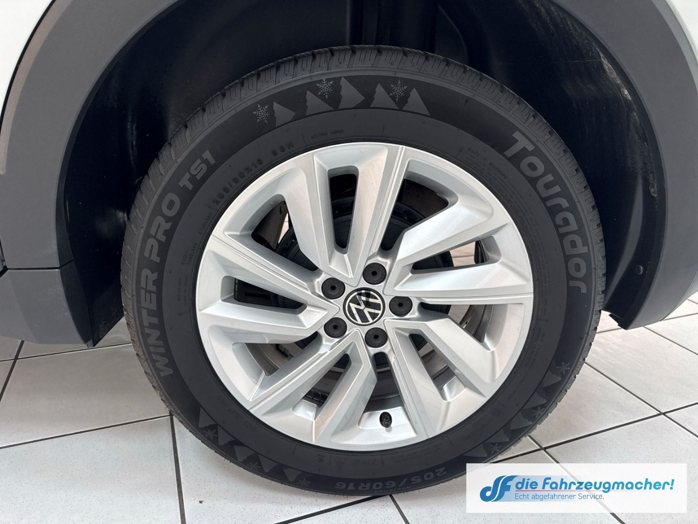 Fahrzeugabbildung Volkswagen T-Cross Life 1.0 TSI EU6d Musikstreaming DAB Tot